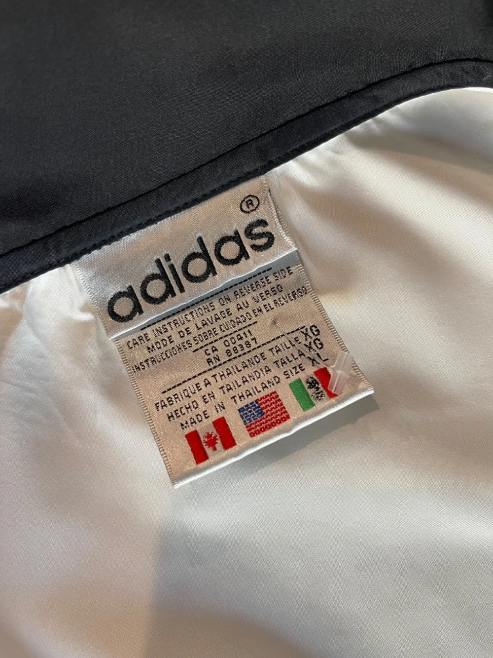 Vintage adidas Originals Trefoil Full Zip Windbreaker Vest White Black | Size XL